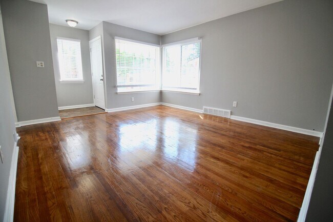 Foto del edificio - Neat and clean 3 bedroom ranch for rent in...