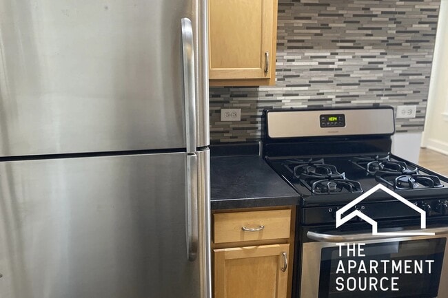 Photo - 1253 W Henderson St Apartment