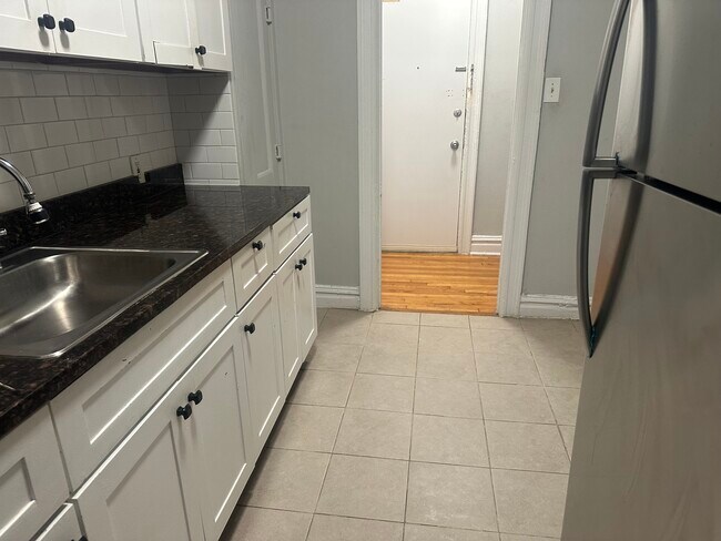 Foto del edificio - 115 Fairview Ave