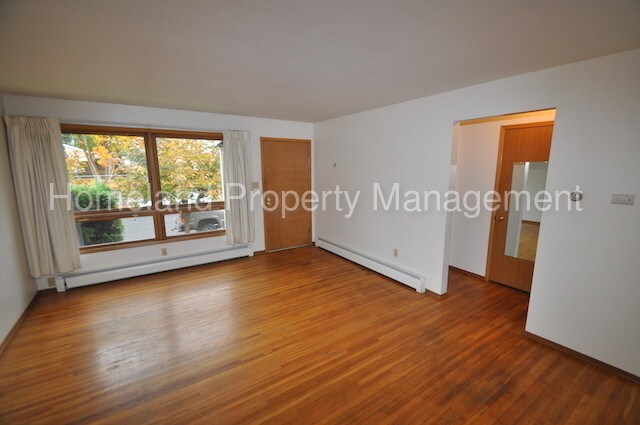 Building Photo - 807 W Alice Ave