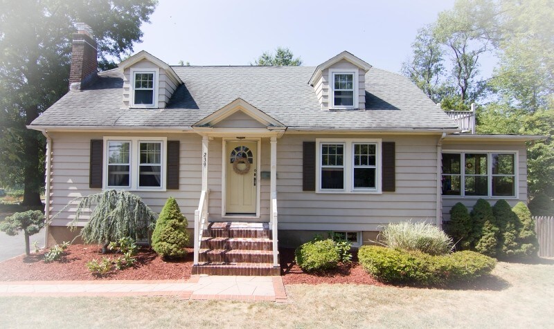 Primary Photo - 239 Ridgedale Ave