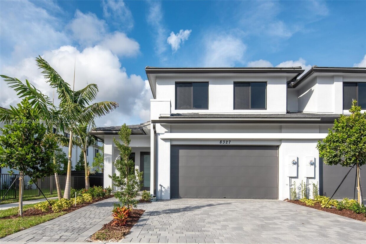 Foto principal - 8327 SW 121st Ter
