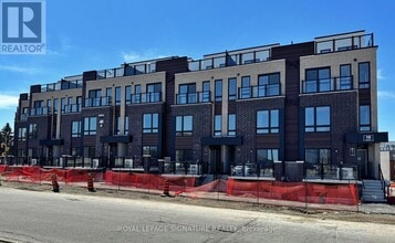 Building Photo - 10-10 Liben Wy