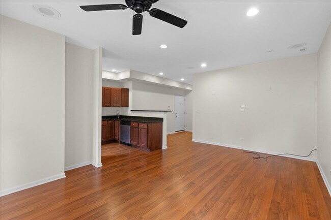 Foto del edificio - 7717 N Marshfield Ave