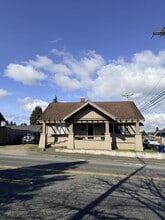 Building Photo - 614 S Stevens St