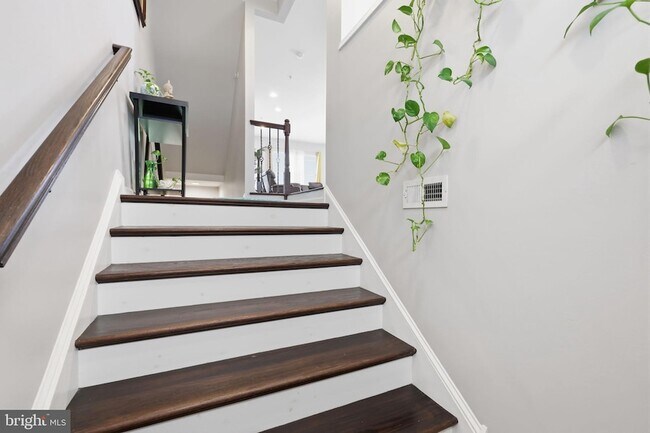 Foto del edificio - 1700 Beacon Ln