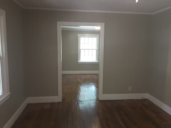 Building Photo - Charming 3 bedroom / 1 bath home