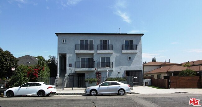 Foto del edificio - 244 S Ave 18