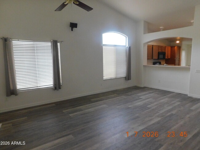 Building Photo - 7031 W Louise Dr