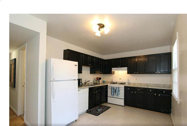 Foto del edificio - 778 Quince Orchard Blvd