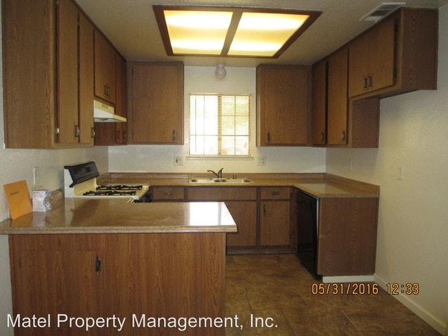 Building Photo - 2016 Mount Oso Way