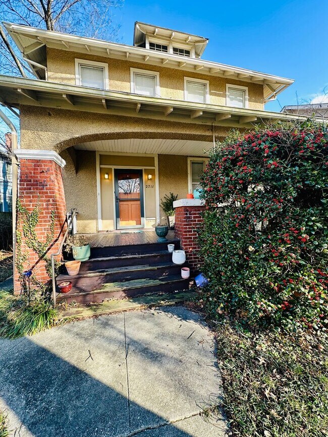 Foto del edificio - Gorgeous 4bdrm/1bth Home Located on Seminary Avenue in Richmond's North Side!!