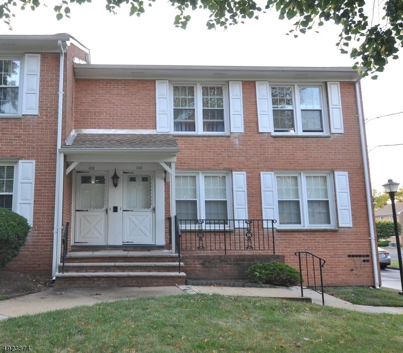 Primary Photo - 102 Sweet Briar Dr