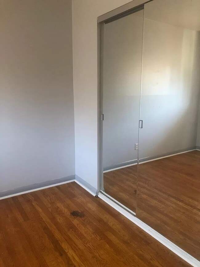 Building Photo - 2553 S 44th St
