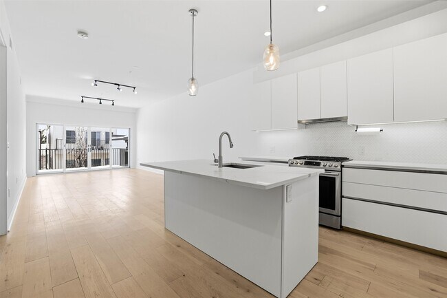 Building Photo - 194 Cambridge Ave