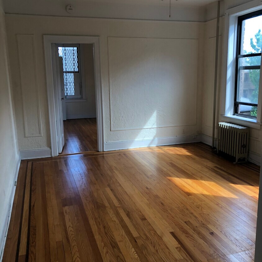 Foto principal - 21-43 29th St