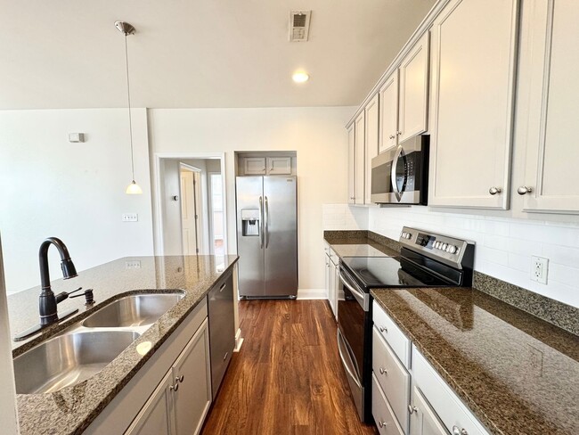 Photo - Beautiful 1-Bedroom Corner Unit - Just minutes from Uptown Charlotte! House