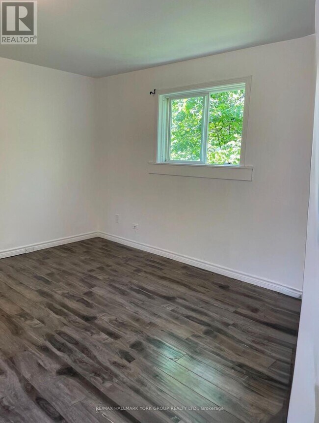 Photo du bâtiment - 165 Anne St S