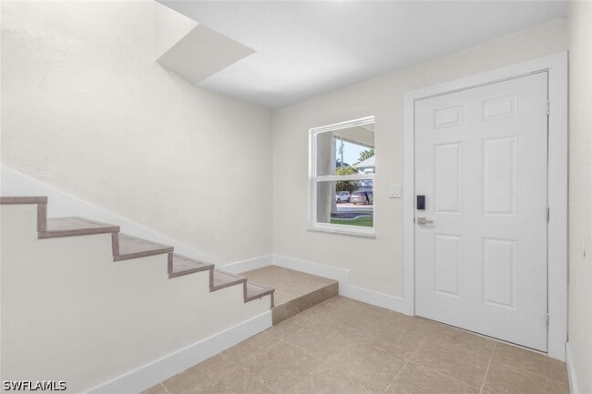 Building Photo - 1284 Rainbow Ct