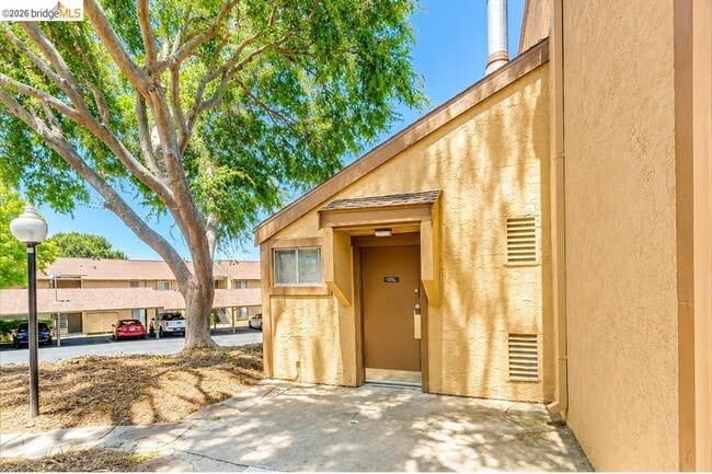 Building Photo - 5313 Ridgeview Cir