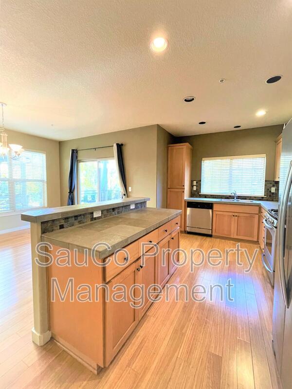 Building Photo - 626 NE Newstead Ln