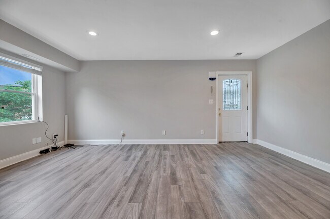 Building Photo - 1679 Montello Ave NE