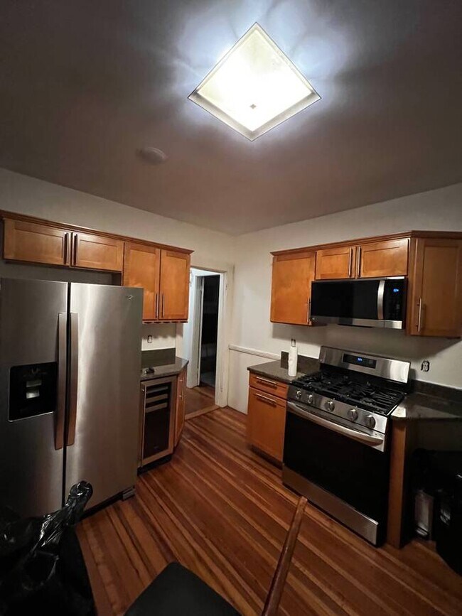 Kitchen - 78 Sawyer Ave