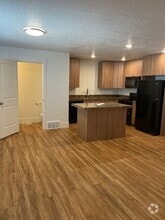 Building Photo - 423 Cheyenne Dr
