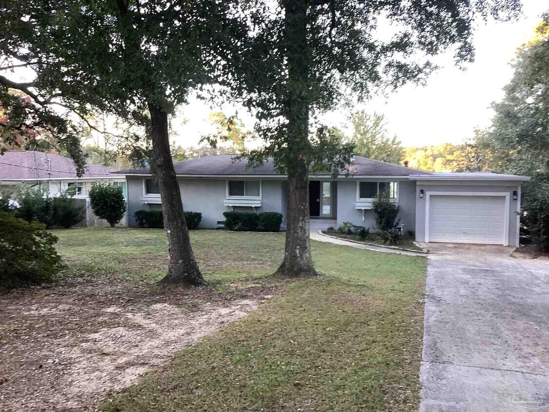 Foto principal - 1600 E Texar Dr