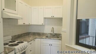 Building Photo - 504 Beacon St