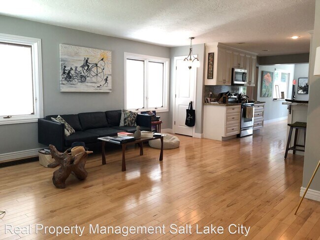 Foto del edificio - 4 br, 3 bath House - 1632 E Downington Ave