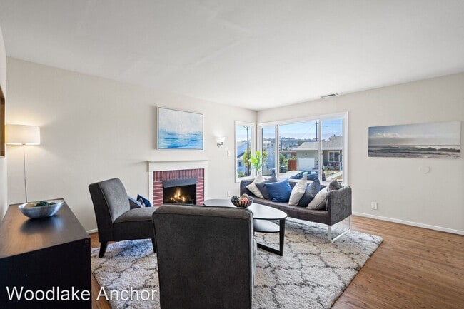 Building Photo - 3 br, 1 bath House - 218 Forest View Drive