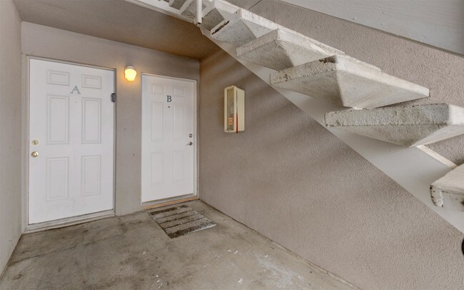 Building Photo - 3425 Rebecca Ln