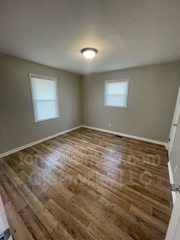 Foto del edificio - 731 Fairfax St