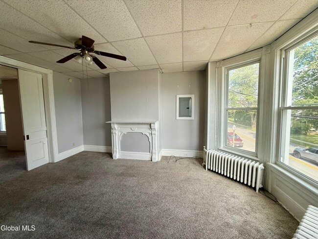 Foto del edificio - 741 Hudson Ave
