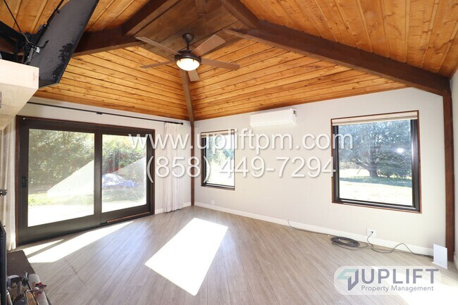 Foto del edificio - 4721 Meadowridge Rd