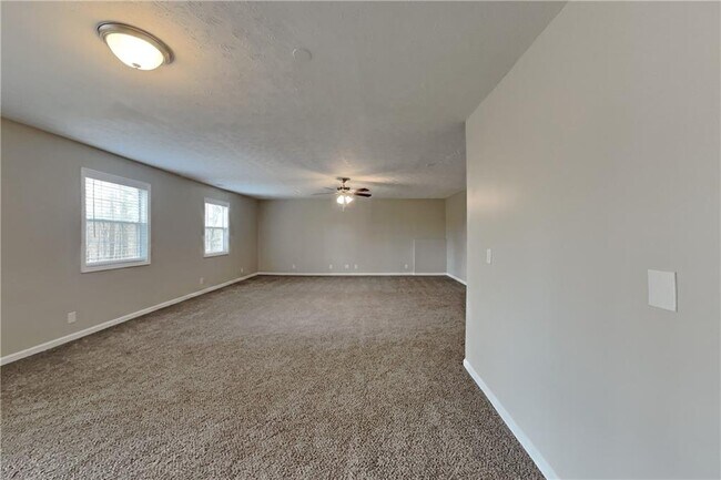 Foto del edificio - 5493 Riverchase Dr