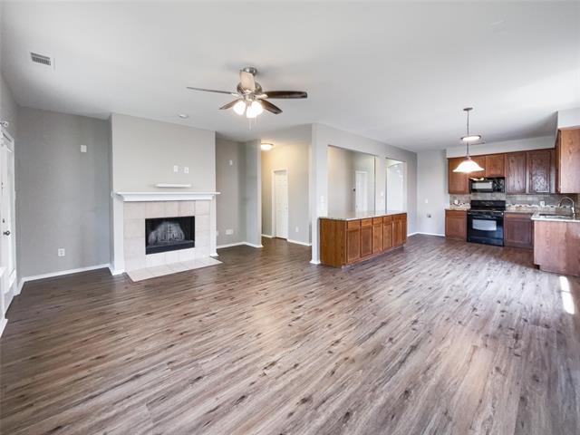 Foto del edificio - 7233 Lindentree Ln