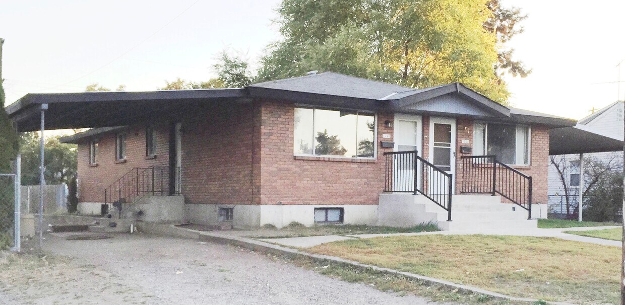 Primary Photo - 1226 E North Ave