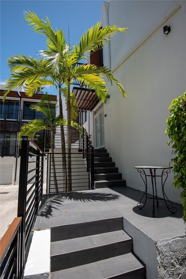 Foto del edificio - 115 E Enid Dr