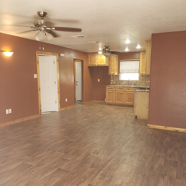 Foto del edificio - 710 W 4th St