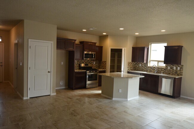 Foto del edificio - 1664 Valle Vista Rd NW