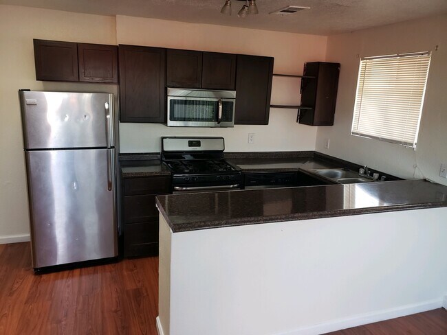 Foto del edificio - 3 bedroom house!
