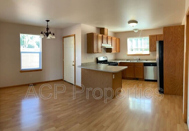 Foto del edificio - 1421 Wilson Ave