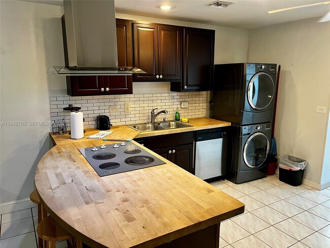 Foto del edificio - 2678 NW 65th Ave