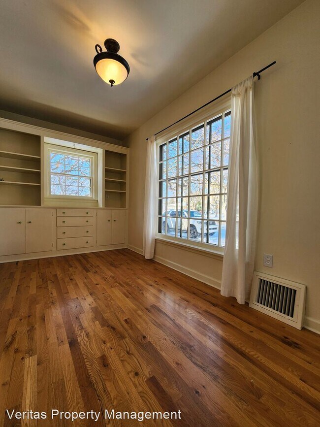 Building Photo - 3 br, 1.5 bath House - 365 Burlington Avenue