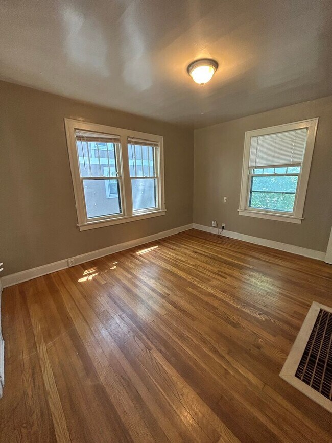 Foto del edificio - COMING SOON! 2 Bed 1 Bath Home! $13575.00