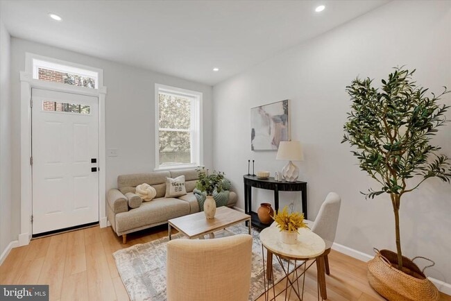 Foto del edificio - 1705 Olive St