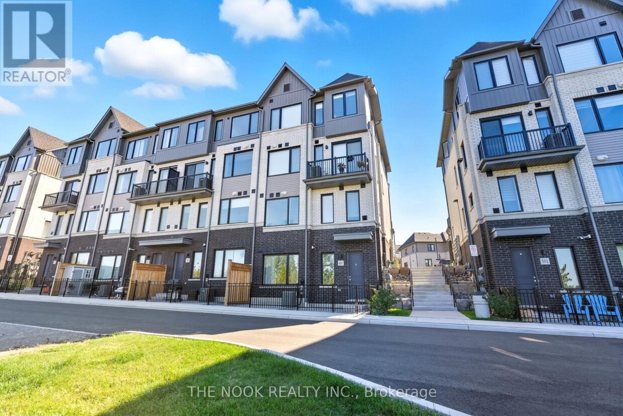Photo principale - 160 Densmore Rd