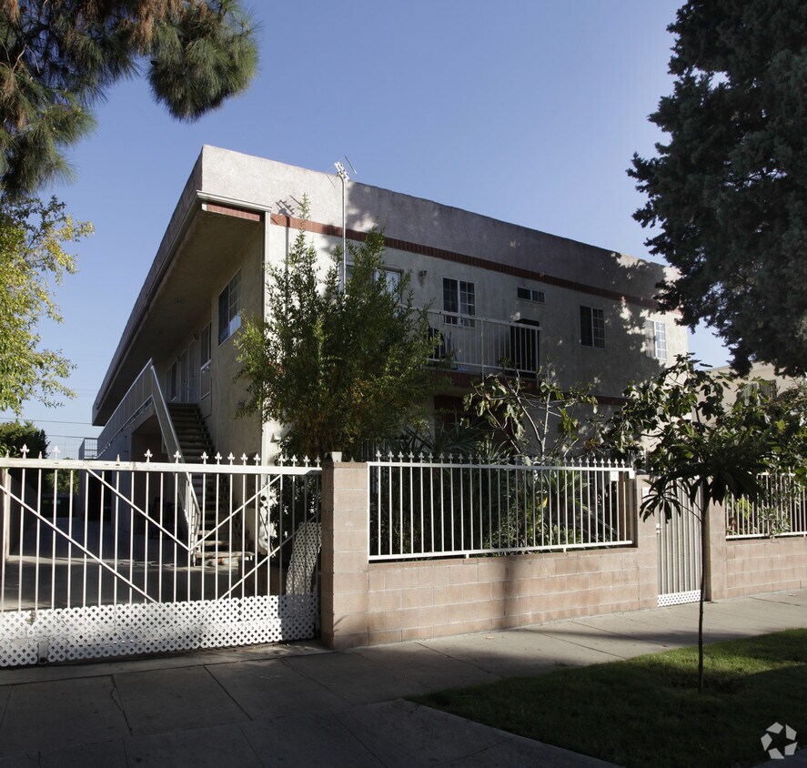 Building Photo - 6658 Irvine